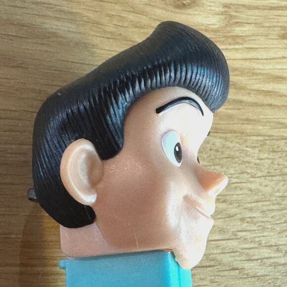 PEZ Candy Dispenser Meet the Robinsons Wilbur, Loose, Blue Stem, Hungary, 2007 - Picture 7 of 16